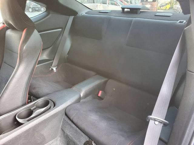 ８６ ＧＴ　エアロ　ブリッツ車高調　グレッディ４本出しマフラー　ＳＳＲ１７ＡＷ　トランクスポイラー　ＬＥＤテールランプ　タワーバー　社外シフトノブ　ＨＩＤライト　フォグ　スマートキー　プッシュスタート（14枚目）