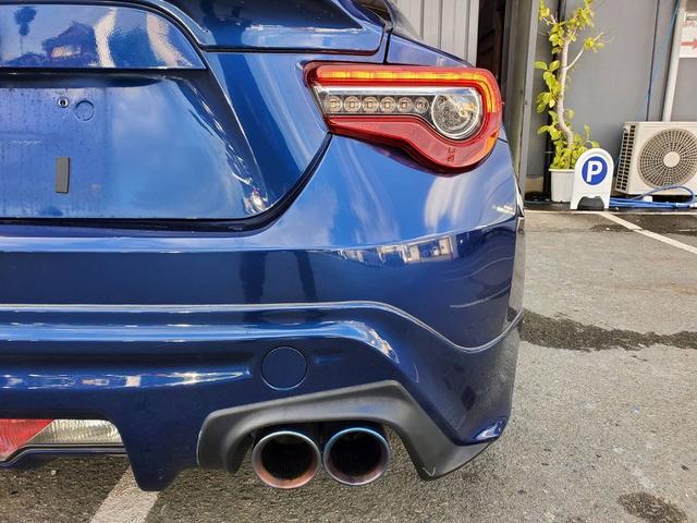 ８６ ＧＴ　エアロ　ブリッツ車高調　グレッディ４本出しマフラー　ＳＳＲ１７ＡＷ　トランクスポイラー　ＬＥＤテールランプ　タワーバー　社外シフトノブ　ＨＩＤライト　フォグ　スマートキー　プッシュスタート（20枚目）