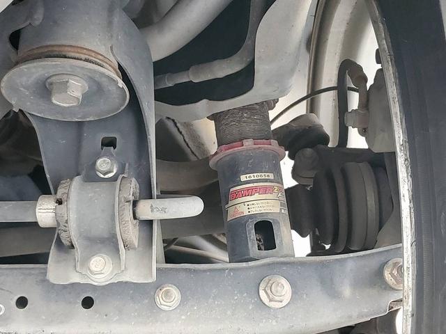 ８６ ＧＴ　エアロ　ブリッツ車高調　グレッディ４本出しマフラー　ＳＳＲ１７ＡＷ　トランクスポイラー　ＬＥＤテールランプ　タワーバー　社外シフトノブ　ＨＩＤライト　フォグ　スマートキー　プッシュスタート（31枚目）