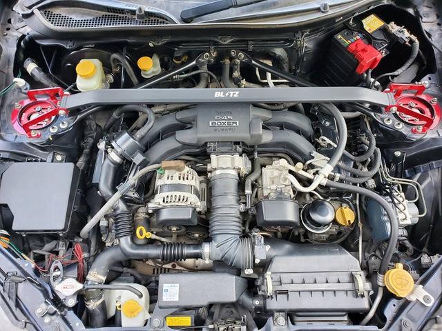 ８６ ＧＴ　エアロ　ブリッツ車高調　グレッディ４本出しマフラー　ＳＳＲ１７ＡＷ　トランクスポイラー　ＬＥＤテールランプ　タワーバー　社外シフトノブ　ＨＩＤライト　フォグ　スマートキー　プッシュスタート（32枚目）