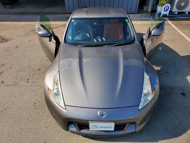 フェアレディＺ 　ＨＫＳマフラー　ＥＮＫＥＩ１９ＡＷ　ＢＲＩＤＥシート　社外ガルウィング純正ナビ　Ｂｌｕｅｔｏｏｔｈオーディオ　ＥＴＣ　ハーフレザーシート　社外シフトノブ　ＨＩＤライト　スマートキー（10枚目）