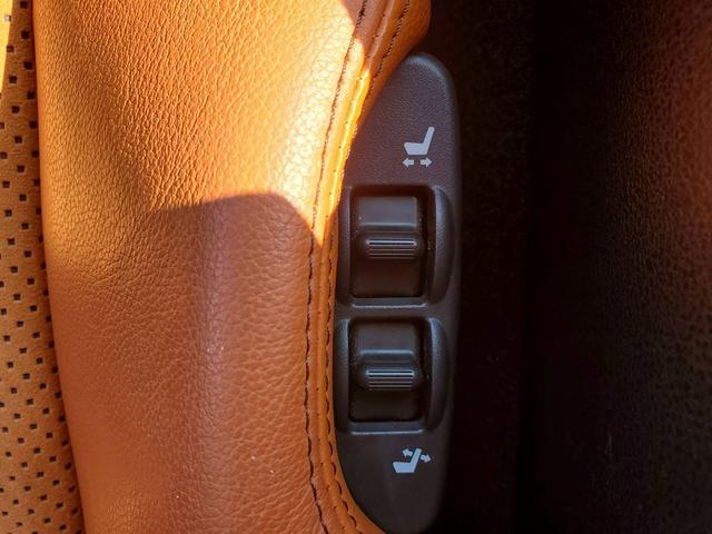 フェアレディＺ 　ＨＫＳマフラー　ＥＮＫＥＩ１９ＡＷ　ＢＲＩＤＥシート　社外ガルウィング純正ナビ　Ｂｌｕｅｔｏｏｔｈオーディオ　ＥＴＣ　ハーフレザーシート　社外シフトノブ　ＨＩＤライト　スマートキー（30枚目）