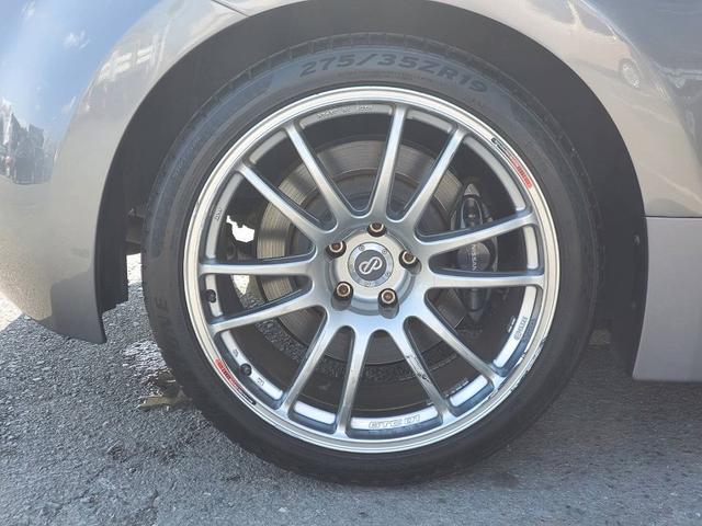 フェアレディＺ 　ＨＫＳマフラー　ＥＮＫＥＩ１９ＡＷ　ＢＲＩＤＥシート　社外ガルウィング純正ナビ　Ｂｌｕｅｔｏｏｔｈオーディオ　ＥＴＣ　ハーフレザーシート　社外シフトノブ　ＨＩＤライト　スマートキー（40枚目）