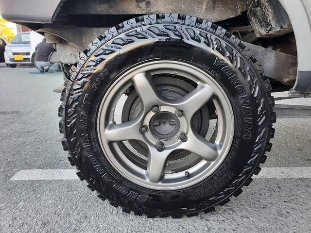 ジムニー ＸＧ　リフトアップ　社外１６インチアルミホイール　ブロックタイヤ　スペアタイヤ　社外バンパー　ＬＥＤテールランプ　シートカバー　ＥＴＣ（22枚目）