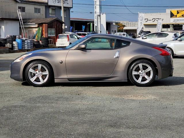 フェアレディＺ バージョンＳＴ　ｎｉｓｍｏマフラー　エアロパーツ　トランクスポイラー　ハーフレザー　シートヒーター　パワーシート　ＢＯＳＥ　ＥＴＣ　アルミホイール　ＨＩＤライト　社外シフトノブ（8枚目）