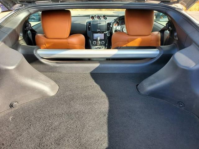 フェアレディＺ バージョンＳＴ　ｎｉｓｍｏマフラー　エアロパーツ　トランクスポイラー　ハーフレザー　シートヒーター　パワーシート　ＢＯＳＥ　ＥＴＣ　アルミホイール　ＨＩＤライト　社外シフトノブ（16枚目）