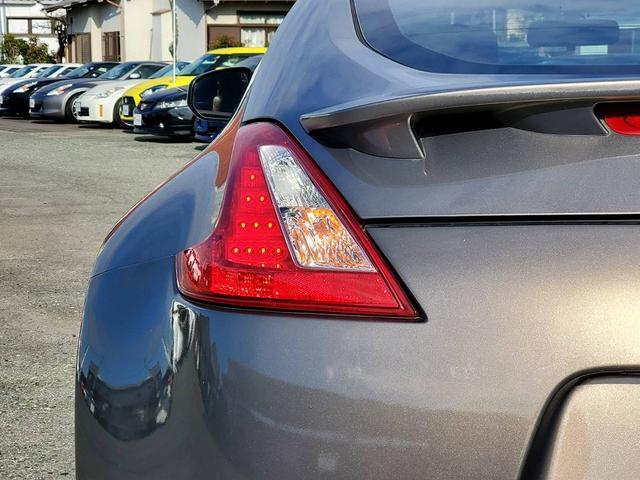 フェアレディＺ バージョンＳＴ　ｎｉｓｍｏマフラー　エアロパーツ　トランクスポイラー　ハーフレザー　シートヒーター　パワーシート　ＢＯＳＥ　ＥＴＣ　アルミホイール　ＨＩＤライト　社外シフトノブ（26枚目）