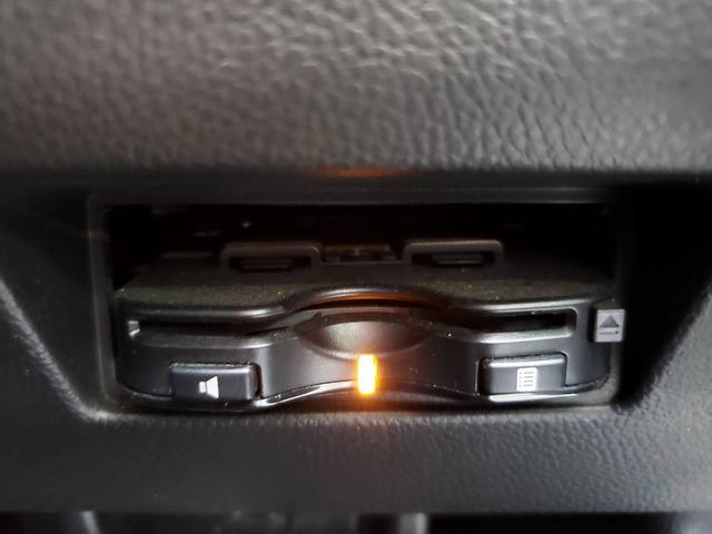 スイフトスポーツ ベースグレード　８インチナビ　フルセグＴＶ　Ｂｌｕｅｔｏｏｔｈオーディオ　ＥＴＣ　スマートキー　スペアキー　シートヒーター　オートライト　オートエアコン　純正アルミホイール　フロアマット　サイドバイザー（22枚目）