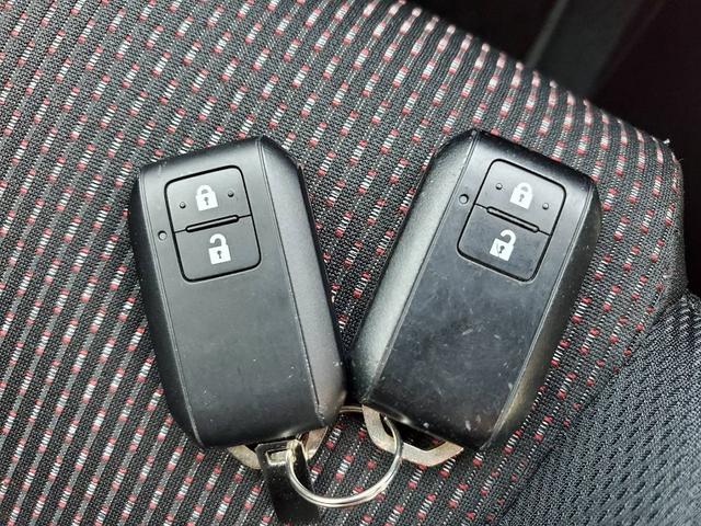 スイフトスポーツ ベースグレード　８インチナビ　フルセグＴＶ　Ｂｌｕｅｔｏｏｔｈオーディオ　ＥＴＣ　スマートキー　スペアキー　シートヒーター　オートライト　オートエアコン　純正アルミホイール　フロアマット　サイドバイザー（25枚目）