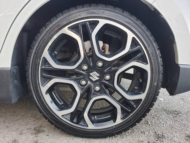 スイフトスポーツ ベースグレード　８インチナビ　フルセグＴＶ　Ｂｌｕｅｔｏｏｔｈオーディオ　ＥＴＣ　スマートキー　スペアキー　シートヒーター　オートライト　オートエアコン　純正アルミホイール　フロアマット　サイドバイザー（33枚目）