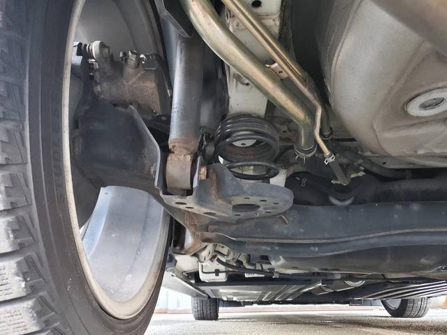 スイフトスポーツ ベースグレード　８インチナビ　フルセグＴＶ　Ｂｌｕｅｔｏｏｔｈオーディオ　ＥＴＣ　スマートキー　スペアキー　シートヒーター　オートライト　オートエアコン　純正アルミホイール　フロアマット　サイドバイザー（36枚目）