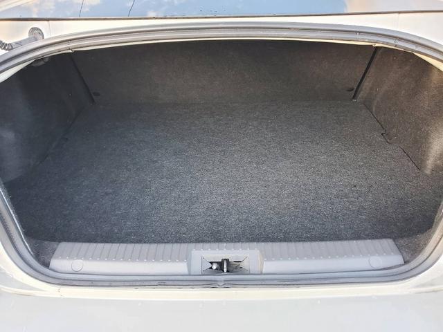 ８６ ＧＴ　ＴＲＤエアロ　トランクスポイラー　社外ナビ　フルセグＴＶ　バックモニター　社外ヘッドライト　ＬＥＤテールライト　ＥＴＣ　純正１７ＡＷ　スマートキー　プッシュスタートエンジン　オートエアコン（18枚目）