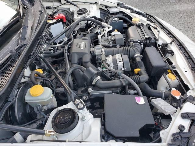 ８６ ＧＴ　ＴＲＤエアロ　トランクスポイラー　社外ナビ　フルセグＴＶ　バックモニター　社外ヘッドライト　ＬＥＤテールライト　ＥＴＣ　純正１７ＡＷ　スマートキー　プッシュスタートエンジン　オートエアコン（33枚目）