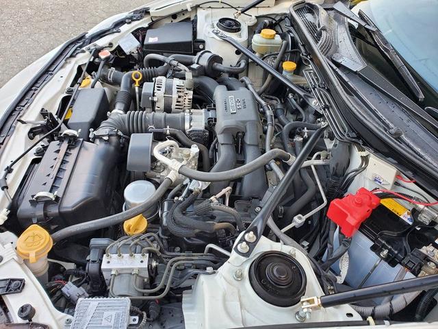 ８６ ＧＴ　ＴＲＤエアロ　トランクスポイラー　社外ナビ　フルセグＴＶ　バックモニター　社外ヘッドライト　ＬＥＤテールライト　ＥＴＣ　純正１７ＡＷ　スマートキー　プッシュスタートエンジン　オートエアコン（34枚目）