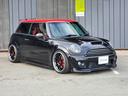 ＭＩＮＩ ジョンクーパーワークス　ＲＥＣＡＲＯシート　ＡＤＶＡＮ１８ＡＷ　ビルシュタイン車高調　エアロパーツ　リアスポイラー　ＪＣＷ－ＧＰリアディフューザー　樹脂フェンダー部塗装　追加メーター　カーボンステアリング　社外ナビ　ＥＴＣ（4枚目）