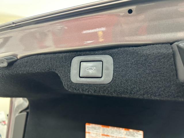 ＬＳ ＬＳ５００　Ｆスポーツ　禁煙車　サンルーフ　ソフトクローズドア　デジタルインナーミラー　シートヒーター＆ベンチレーション＆ステアリングヒーター　オートトランク　リアシートヒーター　三眼ＬＥＤ　　レクサスセーフ　２０インチＡＷ（8枚目）