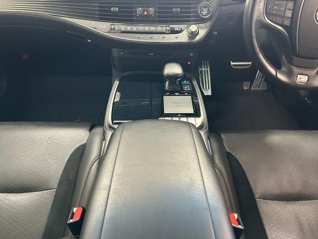 ＬＳ ＬＳ５００　Ｆスポーツ　禁煙車　サンルーフ　ソフトクローズドア　デジタルインナーミラー　シートヒーター＆ベンチレーション＆ステアリングヒーター　オートトランク　リアシートヒーター　三眼ＬＥＤ　　レクサスセーフ　２０インチＡＷ（19枚目）