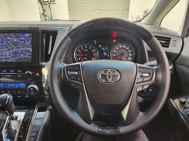 アルファード 2.5S Cパッケージ 1オーナー 禁煙車 デジタルインナーミラー フリップダウンモニター ブラックレザー シートヒーター&ベンチレーション&ステアリングヒーター メーカーナビTV DVDプレーヤー トヨタセーフティ(25枚目)