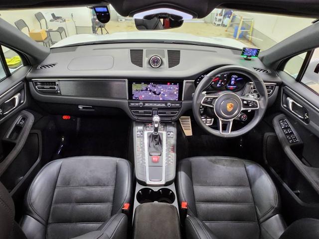 マカン マカンGTS D車 パノラマSR BOSE スポーツクロノ スポーツエキゾースト ACC BSM レーンA PDLS付LED エントリー&ドライブ シートヒーター 3ゾーンAC サラウンドビュー RS20インチAW(2枚目)
