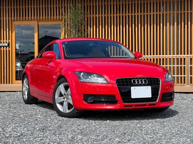 ＴＴクーペ ２．０ＴＦＳＩ　リミテッド　純正１７インチアルミホイール　ＥＴＣ　パドルシフト　電動シート　レザーシート　キーレスエントリー　オートライト　ＣＤ　ＤＶＤ　ＨＩＤヘッドライト　フロントフォグ　電動格納ドアミラー　取扱説明書（2枚目）