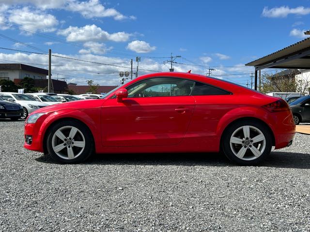 ＴＴクーペ ２．０ＴＦＳＩ　リミテッド　純正１７インチアルミホイール　ＥＴＣ　パドルシフト　電動シート　レザーシート　キーレスエントリー　オートライト　ＣＤ　ＤＶＤ　ＨＩＤヘッドライト　フロントフォグ　電動格納ドアミラー　取扱説明書（7枚目）