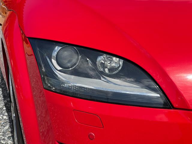 ＴＴクーペ ２．０ＴＦＳＩ　リミテッド　純正１７インチアルミホイール　ＥＴＣ　パドルシフト　電動シート　レザーシート　キーレスエントリー　オートライト　ＣＤ　ＤＶＤ　ＨＩＤヘッドライト　フロントフォグ　電動格納ドアミラー　取扱説明書（13枚目）