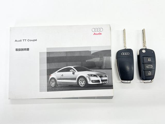 ＴＴクーペ ２．０ＴＦＳＩ　リミテッド　純正１７インチアルミホイール　ＥＴＣ　パドルシフト　電動シート　レザーシート　キーレスエントリー　オートライト　ＣＤ　ＤＶＤ　ＨＩＤヘッドライト　フロントフォグ　電動格納ドアミラー　取扱説明書（26枚目）