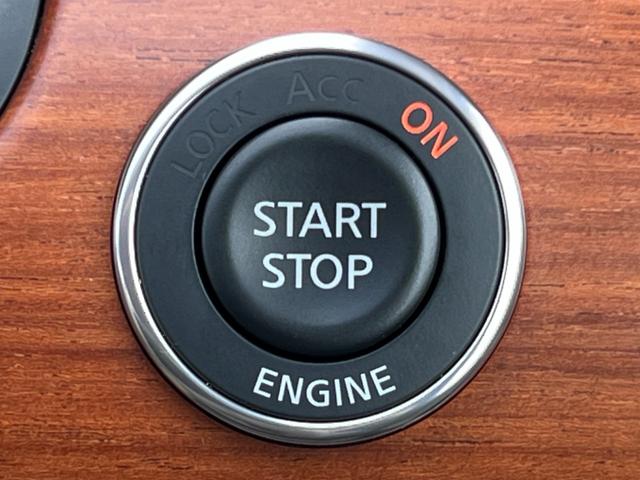 フーガ 　走行距離２２０００ｋｍ　ＥＴＣ　バックカメラ　純正１７インチアルミホイール　電動シート　バックカメラ　ステアリモコン　オートライト　オートエアコン　プッシュスタート　スマートキー　Ｍ／Ｔモード（21枚目）