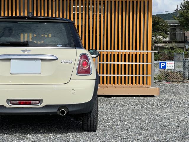 MINI クーパー ETC バックカメラ プッシュスタート キーレス オートエアコン 社外15インチアルミホイール スタッドレスタイヤ  レベライザー3段階 CD再生 電動格納ミラー 運転席側ドアバイザー(15枚目)
