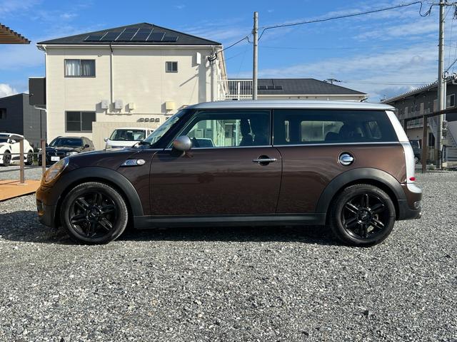 MINI クーパーS クラブマン ETC 純正16インチアルミホイール プッシュスタート キーレスエントリー オートエアコン CD再生 HIDヘッドライト フロントフォグ 電動格納ドアミラー 取扱説明書 スペアキー フロアマット(7枚目)