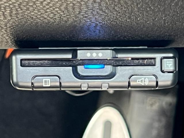 MINI クーパーS クラブマン ETC 純正16インチアルミホイール プッシュスタート キーレスエントリー オートエアコン CD再生 HIDヘッドライト フロントフォグ 電動格納ドアミラー 取扱説明書 スペアキー フロアマット(19枚目)