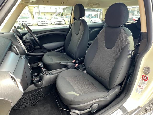 MINI クーパー ETC オートエアコン 純正15インチアルミホイール プッシュスタート キーレス MTモード カーテンエアバック サイドエアバック 取扱説明書 スペアキー 電動格納ミラー フォグランプ(20枚目)