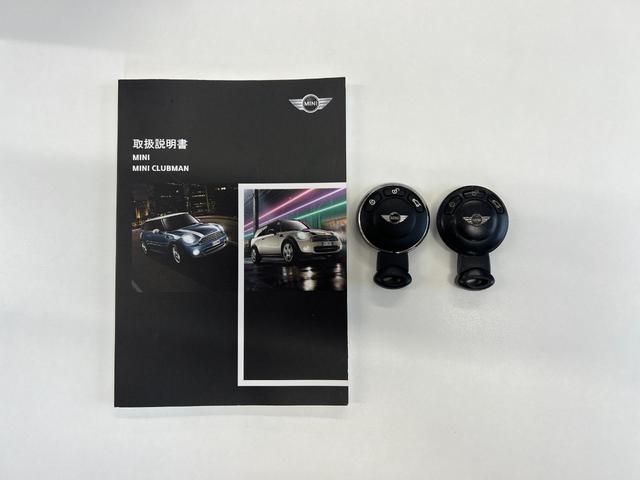 MINI クーパー ETC オートエアコン 純正15インチアルミホイール プッシュスタート キーレス MTモード カーテンエアバック サイドエアバック 取扱説明書 スペアキー 電動格納ミラー フォグランプ(25枚目)