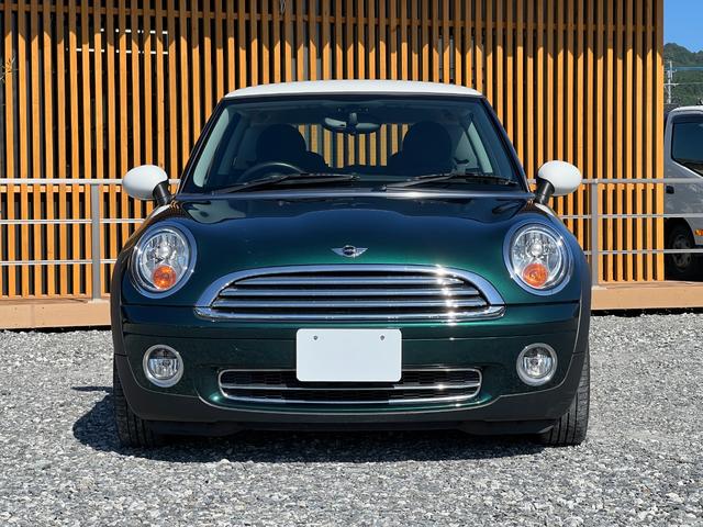MINI クーパー 走行距離37000km シートヒーター 純正15インチアルミホイール オートエアコン キーレスエントリー CD再生 M/Tモード フロントフォグ 電動格納ミラー スペアキー 取扱説明書 フロアマット(5枚目)