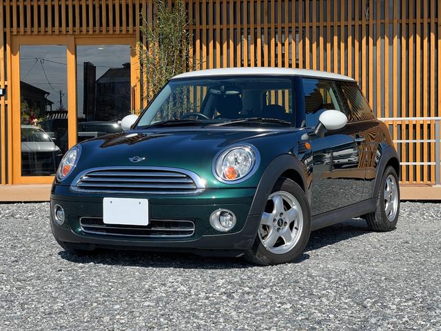 MINI クーパー 走行距離37000km シートヒーター 純正15インチアルミホイール オートエアコン キーレスエントリー CD再生 M/Tモード フロントフォグ 電動格納ミラー スペアキー 取扱説明書 フロアマット(6枚目)