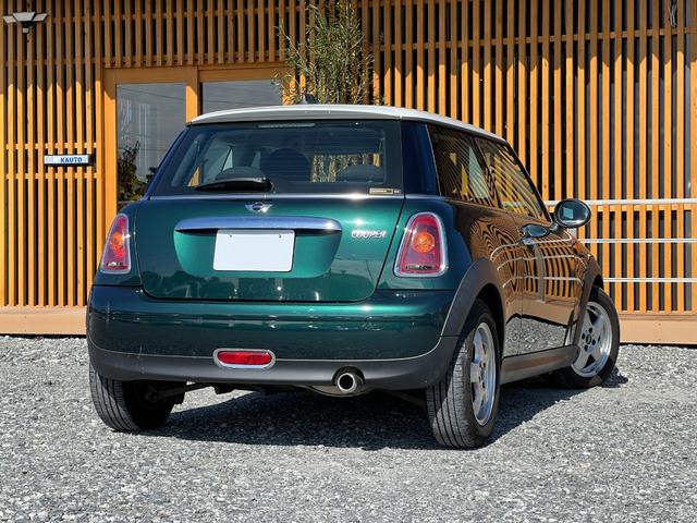 MINI クーパー 走行距離37000km シートヒーター 純正15インチアルミホイール オートエアコン キーレスエントリー CD再生 M/Tモード フロントフォグ 電動格納ミラー スペアキー 取扱説明書 フロアマット(10枚目)