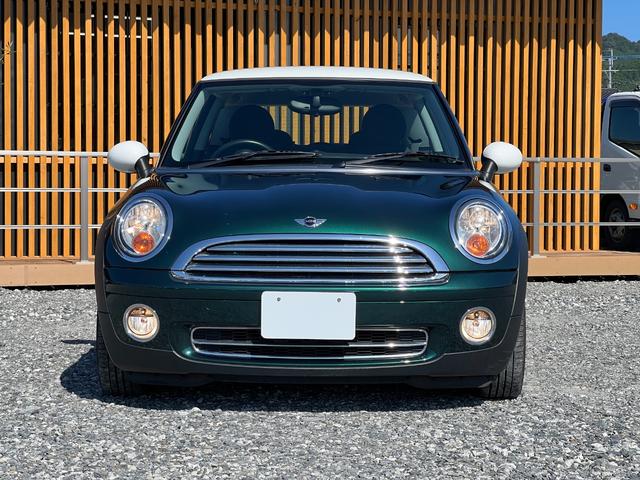 MINI クーパー 走行距離37000km シートヒーター 純正15インチアルミホイール オートエアコン キーレスエントリー CD再生 M/Tモード フロントフォグ 電動格納ミラー スペアキー 取扱説明書 フロアマット(12枚目)