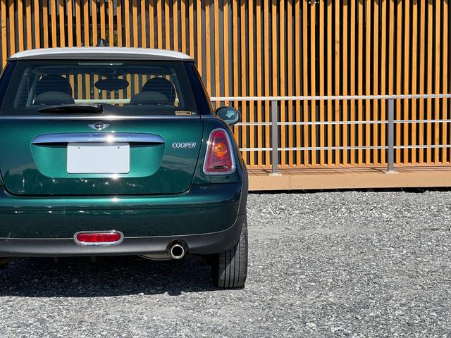 MINI クーパー 走行距離37000km シートヒーター 純正15インチアルミホイール オートエアコン キーレスエントリー CD再生 M/Tモード フロントフォグ 電動格納ミラー スペアキー 取扱説明書 フロアマット(15枚目)