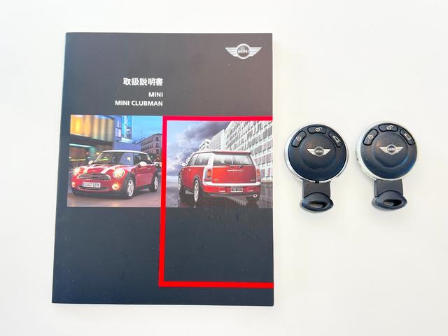 MINI クーパー 走行距離37000km シートヒーター 純正15インチアルミホイール オートエアコン キーレスエントリー CD再生 M/Tモード フロントフォグ 電動格納ミラー スペアキー 取扱説明書 フロアマット(24枚目)