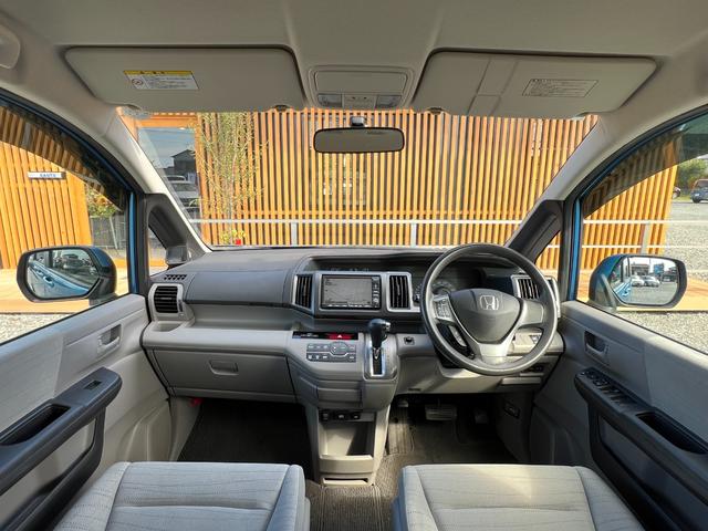 ステップワゴン G HDDナビ スマートスタイルエディション ETC バックカメラ 純正15インチアルミホイール スマートキー ステアリングリモコン 両側電動スライドドア オートライト オートエアコン フルセグテレビ DVD 電動格納ミラー ウインカーミラー(4枚目)