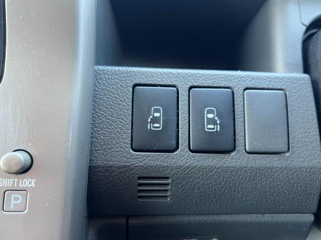 ヴォクシー ＺＳ　煌ＩＩ　ＥＴＣ　バックカメラ　両側電動スライドドア　フリップダウンモニタ　パドルシフト　ルームライトＬＥＤ　プッシュスタート　スマートキー　ステアリモコン　デュアルエアコン　オートエアコン　オートライト（23枚目）