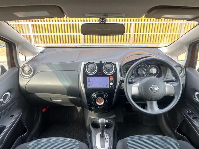 ノート Ｘ　ＤＩＧ－Ｓ　ＥＴＣ　バックカメラ　社外１４インチアルミホイール　プッシュスタート　スマートキー　オートエアコン　レベライザー４段階　スペアタイヤ　取扱説明書　電動格納ミラー（4枚目）