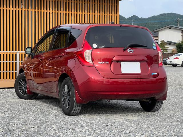 ノート Ｘ　ＤＩＧ－Ｓ　ＥＴＣ　バックカメラ　社外１４インチアルミホイール　プッシュスタート　スマートキー　オートエアコン　レベライザー４段階　スペアタイヤ　取扱説明書　電動格納ミラー（8枚目）