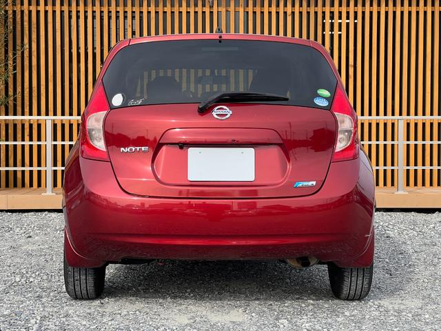 ノート Ｘ　ＤＩＧ－Ｓ　ＥＴＣ　バックカメラ　社外１４インチアルミホイール　プッシュスタート　スマートキー　オートエアコン　レベライザー４段階　スペアタイヤ　取扱説明書　電動格納ミラー（9枚目）