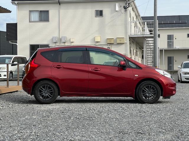 ノート Ｘ　ＤＩＧ－Ｓ　ＥＴＣ　バックカメラ　社外１４インチアルミホイール　プッシュスタート　スマートキー　オートエアコン　レベライザー４段階　スペアタイヤ　取扱説明書　電動格納ミラー（11枚目）