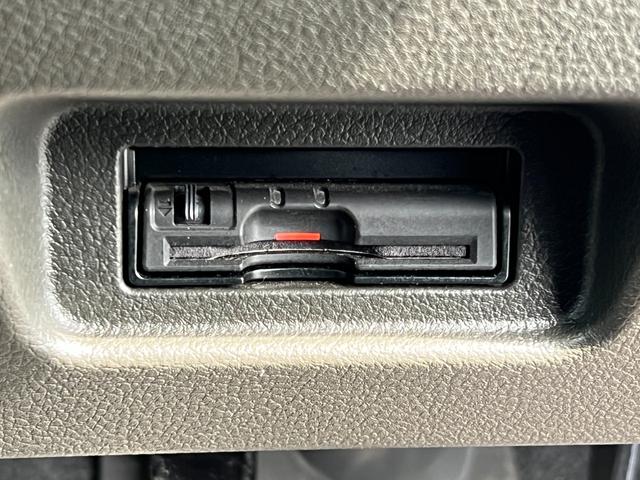 キューブ １５Ｘ　ＦＯＵＲ　Ｂｌｕｅｔｏｏｔｈ　ＥＴＣ　バックカメラ　４ＷＤ　プッシュスタート　スマートキー　オートエアコン　オートライト　ＨＤＤナビ　取扱説明書　電動格納ミラー　ＣＤ・ＤＶＤ再生（22枚目）