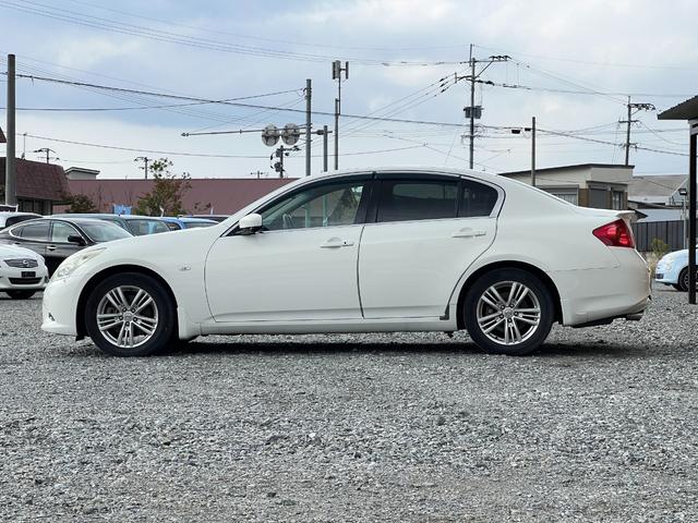 スカイライン ２５０ＧＴ　タイプＶ　Ｂｌｕｅｔｏｏｔｈ　ドラレコ　ＥＴＣ　バックカメラ　ＭＴモード　純正１７インチＡＷ　プッシュスタート　スマートキー　ステアリモコン　電動シート　デュアルエアコン　サイドカメラ　オートエアコン・ライト（7枚目）