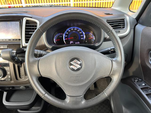 ソリオ Ｓ　Ｂｌｕｅｔｏｏｔｈ　ＥＴＣ　バックカメラ　社外１４インチアルミホイール　両側電動スライドドア　プッシュスタート　スマートキー　オートエアコン　ＨＩＤヘッドライト　フロントフォグ　電動格納ミラー（19枚目）