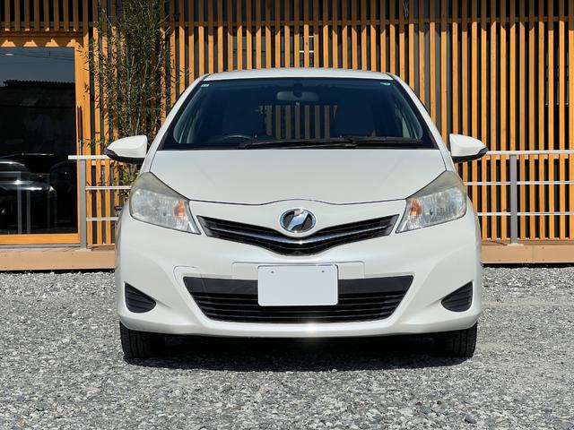 ヴィッツ ジュエラ　ＥＴＣ　スマートキー　プッシュスタート　ＴＶ　ＣＤ再生　ウインカーミラー　電動格納ミラー　取扱説明書　フロアマット　レベライザー６段階　ＡＵＸｉｎ　バニティミラー（5枚目）