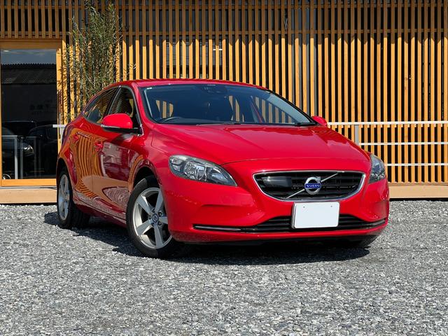 Ｖ４０ Ｔ４　Ｂｌｕｅｔｏｏｔｈ　ＥＴＣ　クルーズコントロール　純正１６インチアルミホイール　スマートキー　プッシュスタート　オートライト　オートエアコン　コーナーセンサー　ウインカーミラー　電動格納ドアミラー（2枚目）